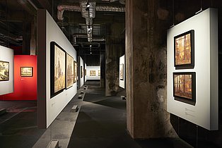 Blick in die Ausstellung »Das Land der tausend Feuer. Industriebilder aus der Sammlung Ludwig Schönefeld«
