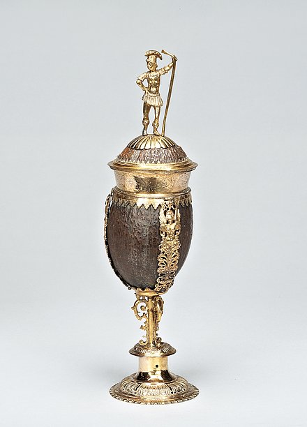 Photograph of a coconut goblet from the 17th century.