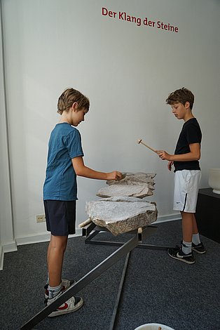 "Der Klang der Steine" im Mineralien-Museum