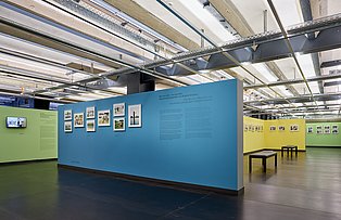 Blick in die Sonderausstellung »Wie man lebt – wo man lebt. Dokumentarfotografien von Brigitte Kraemer« 