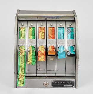 Kartenabreißautomat aus der „Lichtburg“ in Dinslaken, um 1970 