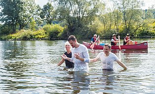 Taufzeremonie der freikirchlichen Christus Gemeinde in der Ruhr, Essen-Steele 2022 