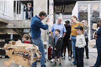 Familienführung im Schaudepot