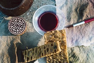 Abbildung eines Maltisches