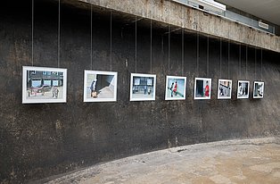 Blick in die Ausstellung von Fred Hüning „Wovon Maschinen träumen“