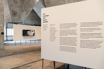 Raumansicht der Sonderausstellung wir standen auf einer anhöhe in der Mischanlage