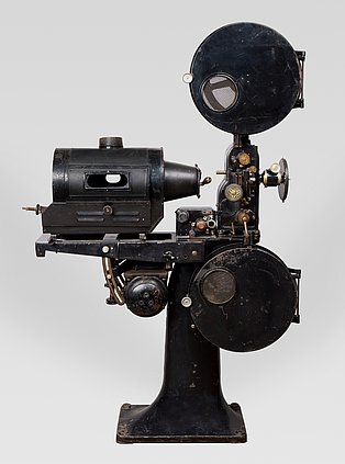 Projektor „Imperator II“ (Fried. Krupp AG, Essen/ Ernemann-Werke AG, Dresden), um 1925 