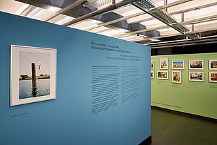 Blick in die Sonderausstellung »Wie man lebt – wo man lebt. Dokumentarfotografien von Brigitte Kraemer« 