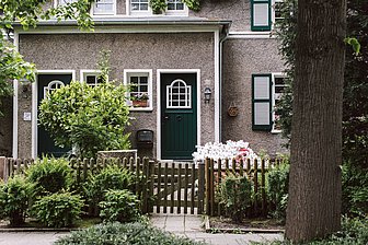 Vorgarten und Haus auf der Margarethenhöhe